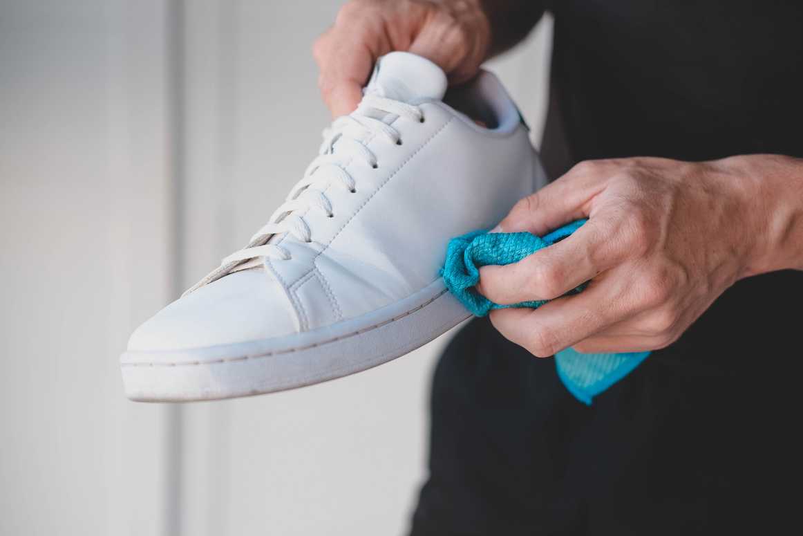 Cleaning white shoes